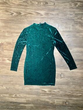 Forever 21 Green Velvet Long Sleeve Dress